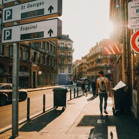 A 200m De La Gare Matabiau - Equipe En Hypercentre - *